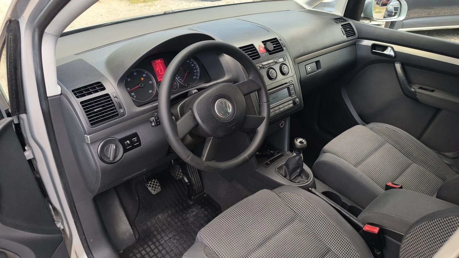 VW Touran TDI 6sk.High Line, снимка 6 - Автомобили и джипове - 55494676