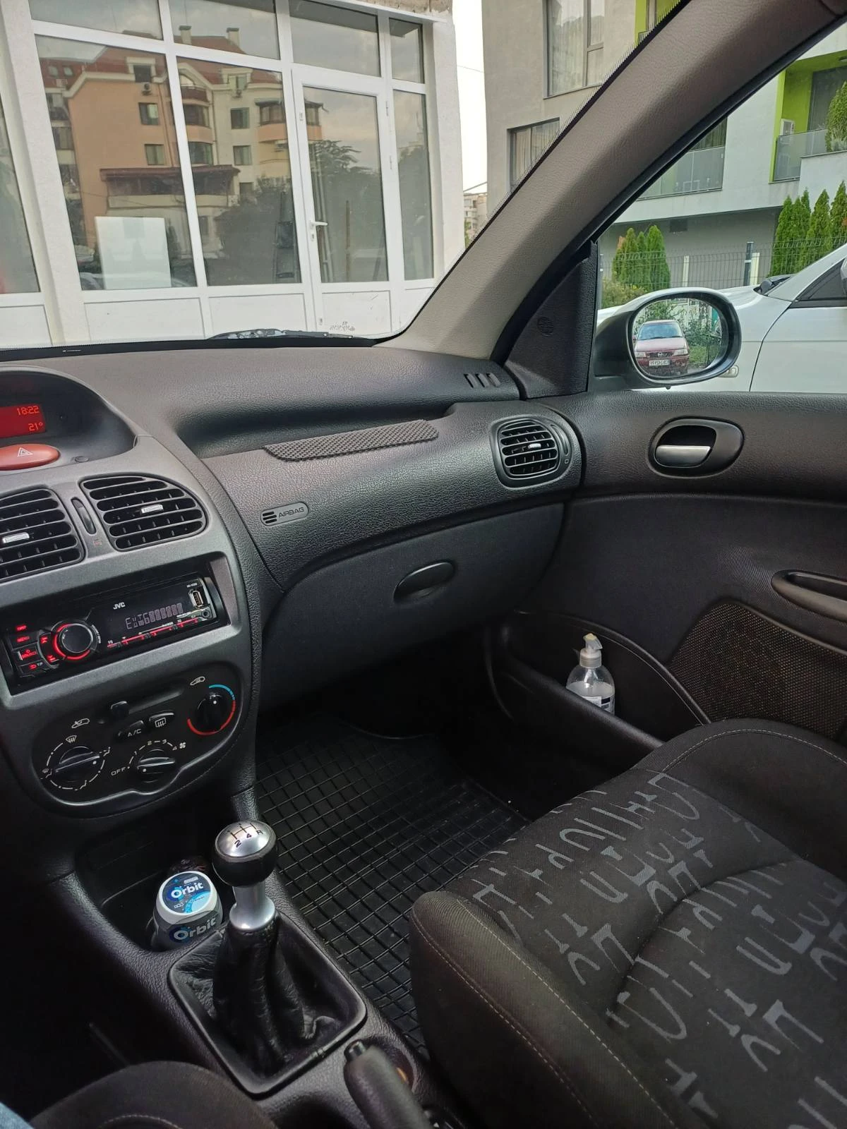 Peugeot 206 2.0 HDI XS, снимка 11 - Автомобили и джипове - 55561641