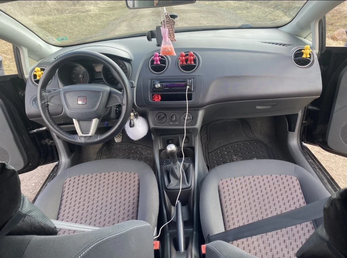 Seat Ibiza, снимка 5 - Автомобили и джипове - 56535084
