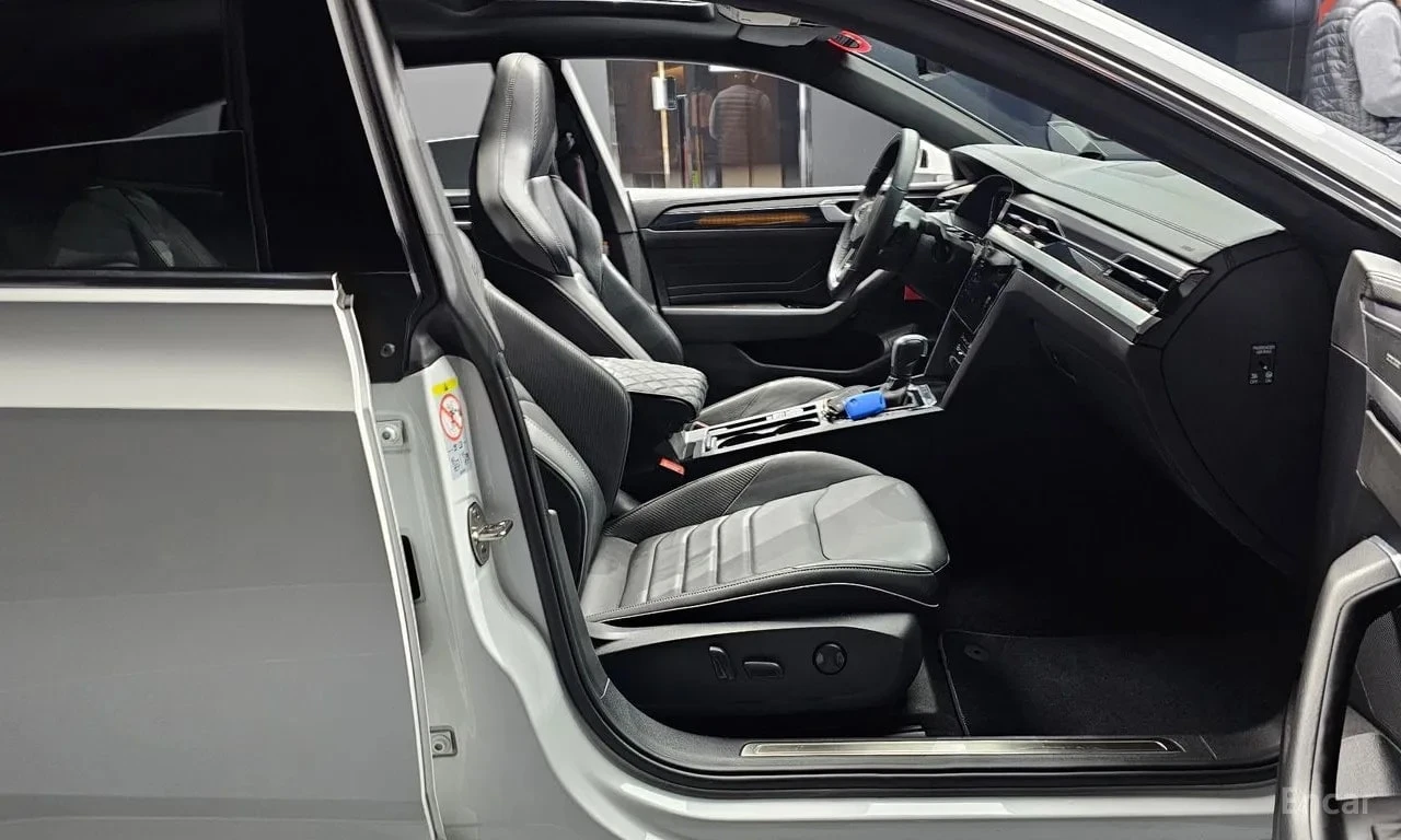 VW Arteon * 2.0 TDI R LIINE 4Motion * , снимка 10 - Автомобили и джипове - 56726730