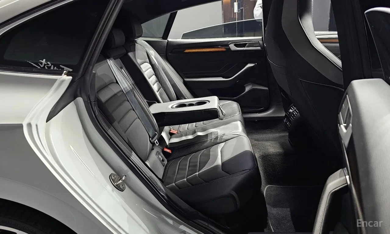 VW Arteon * 2.0 TDI R LIINE 4Motion * , снимка 12 - Автомобили и джипове - 56726730