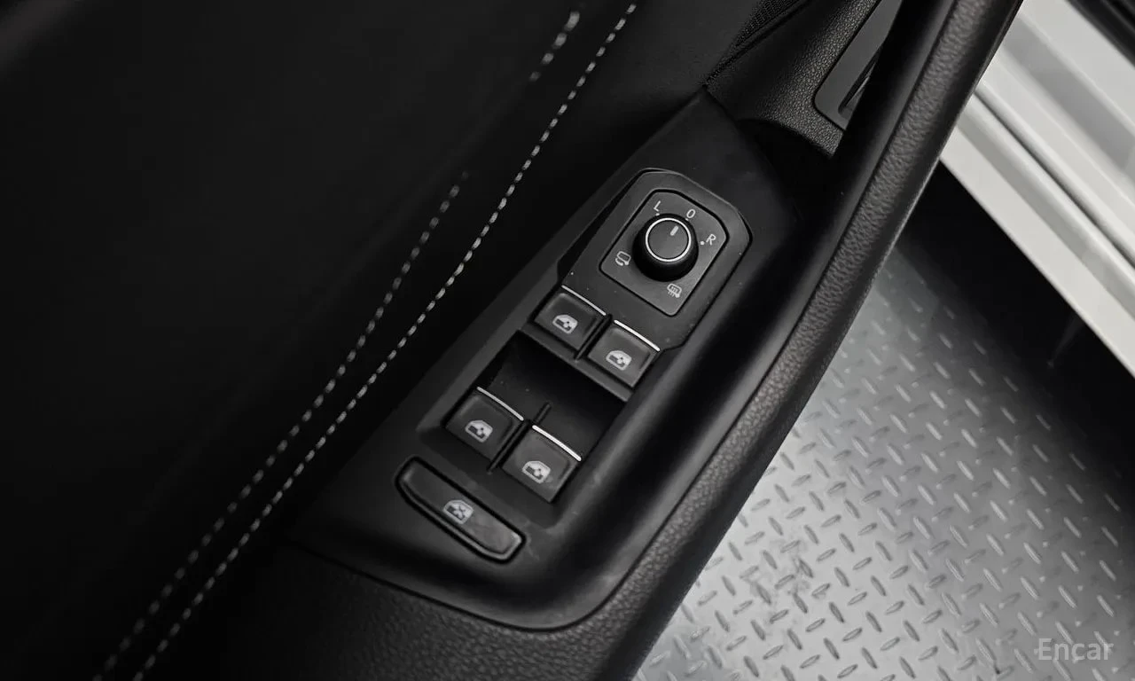 VW Arteon * 2.0 TDI R LIINE 4Motion * , снимка 16 - Автомобили и джипове - 56726730