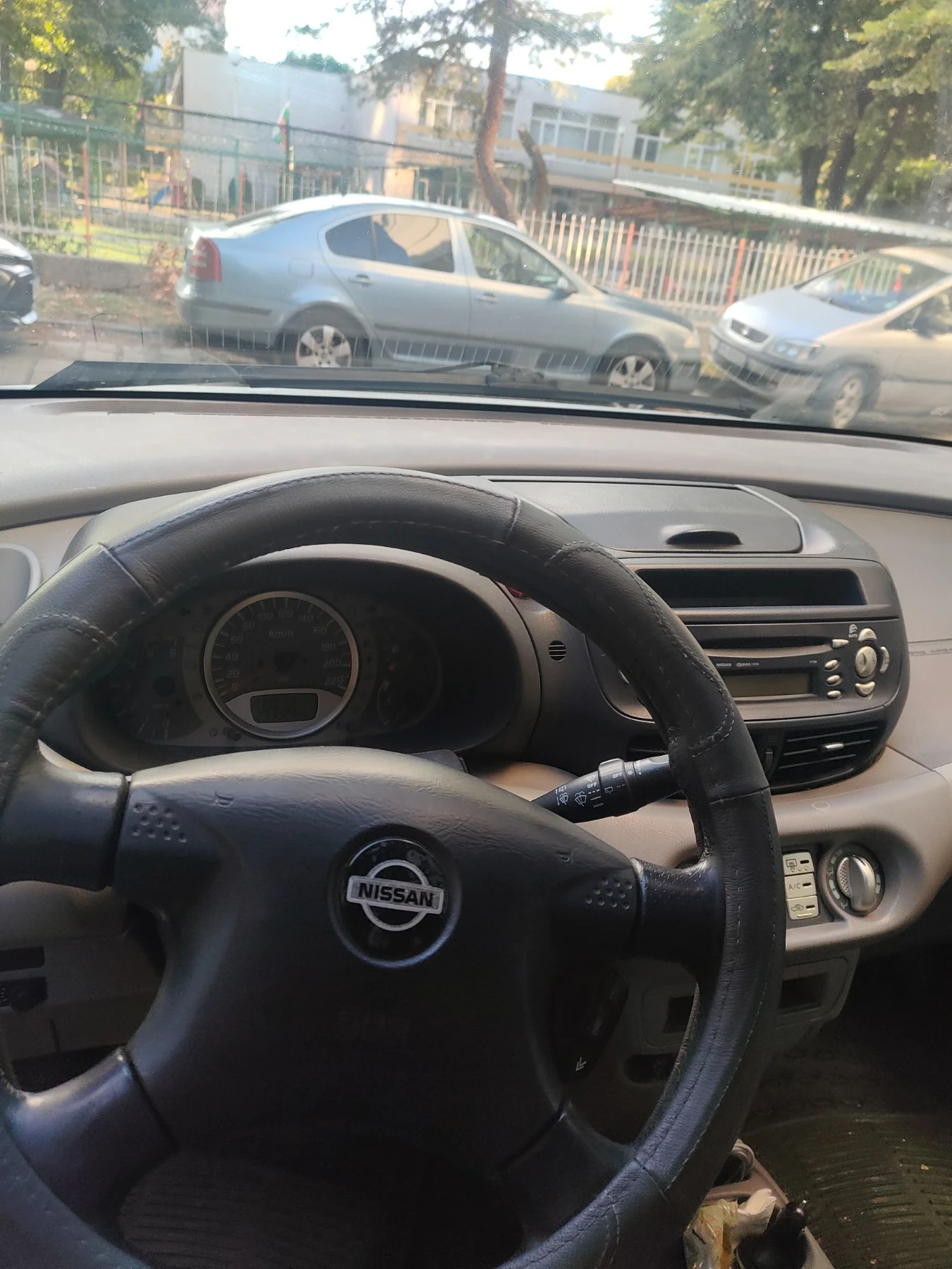 Nissan Almera tino 2.2d 116кс, снимка 5 - Автомобили и джипове - 56745533