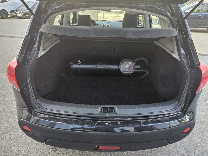 Nissan Qashqai  2.0i (141 кс) 4x4 , снимка 13 - Автомобили и джипове - 51221211