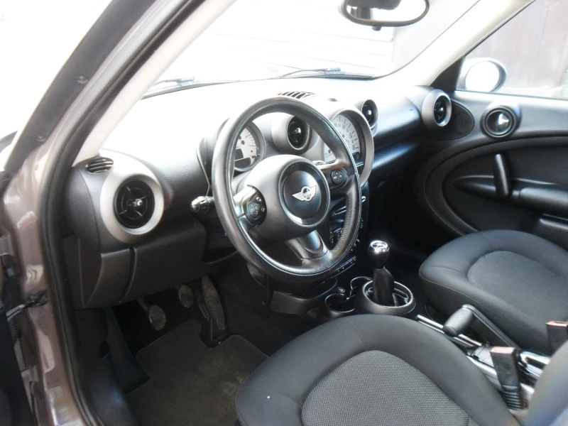 Mini Countryman 1, 6D-KLIMATRONIK-БГ-регистрация, снимка 8 - Автомобили и джипове - 52247587