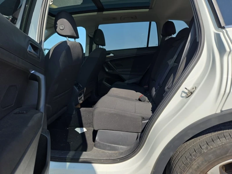 VW Tiguan * UNITED * CARFAX * БЕЗ ПЪРВОНАЧАЛНА ВНОСКА, снимка 13 - Автомобили и джипове - 52800993