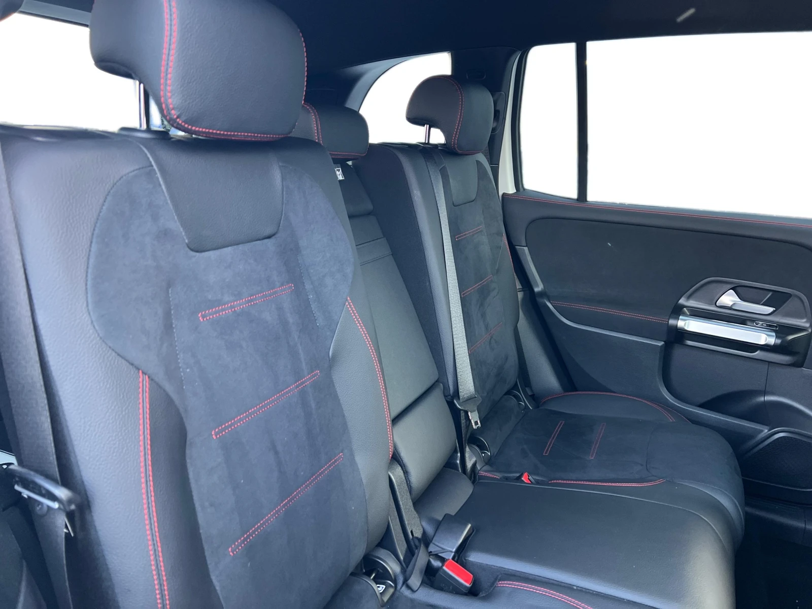 Mercedes-Benz GLB 220d 4MATIC 6+ 1 | Mobile.bg � ����������� 12