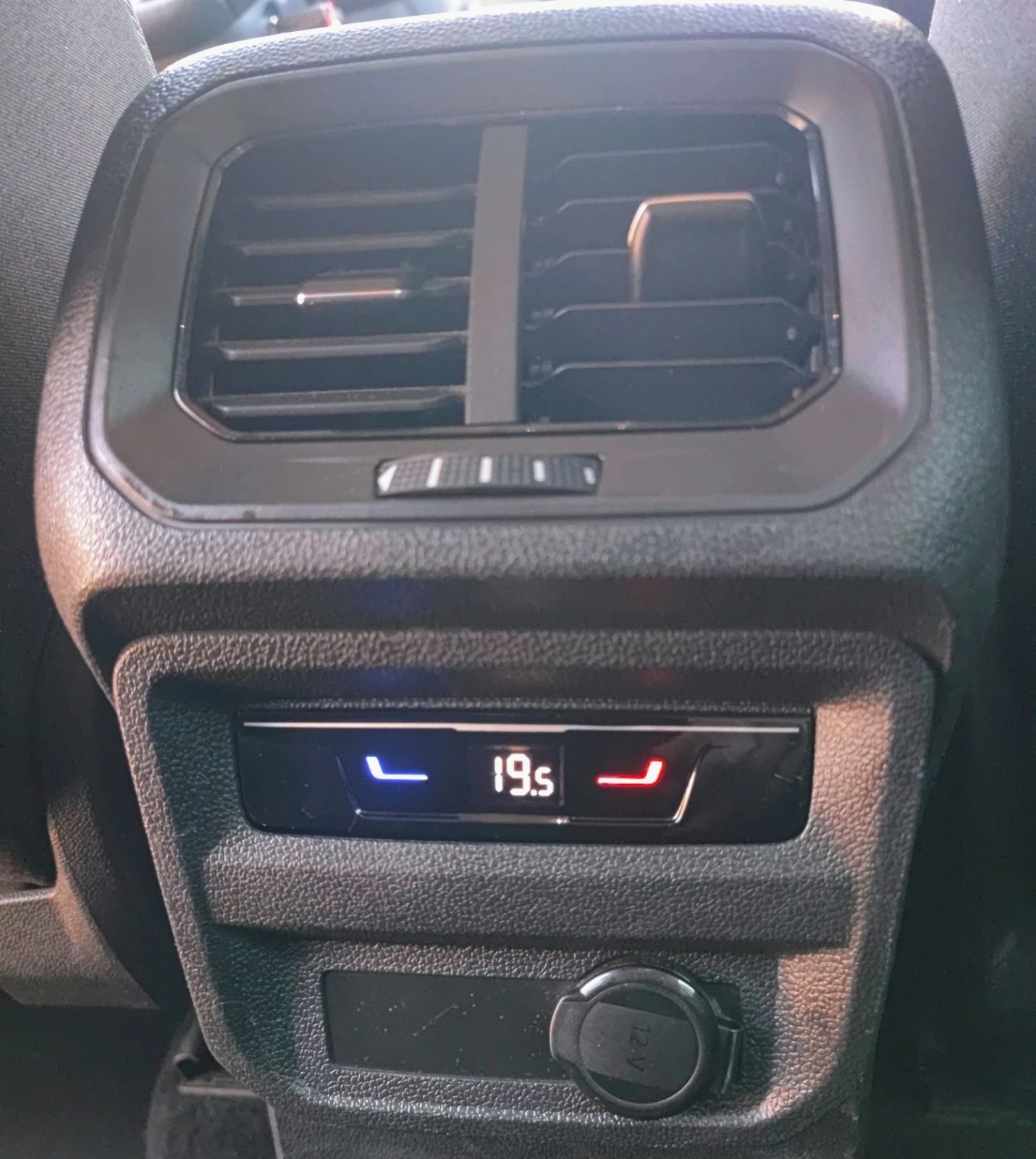 VW Tiguan VW Tiguan Ergo Active= С-Гаранция-4х4-2.0TDI-А/Т - изображение 8