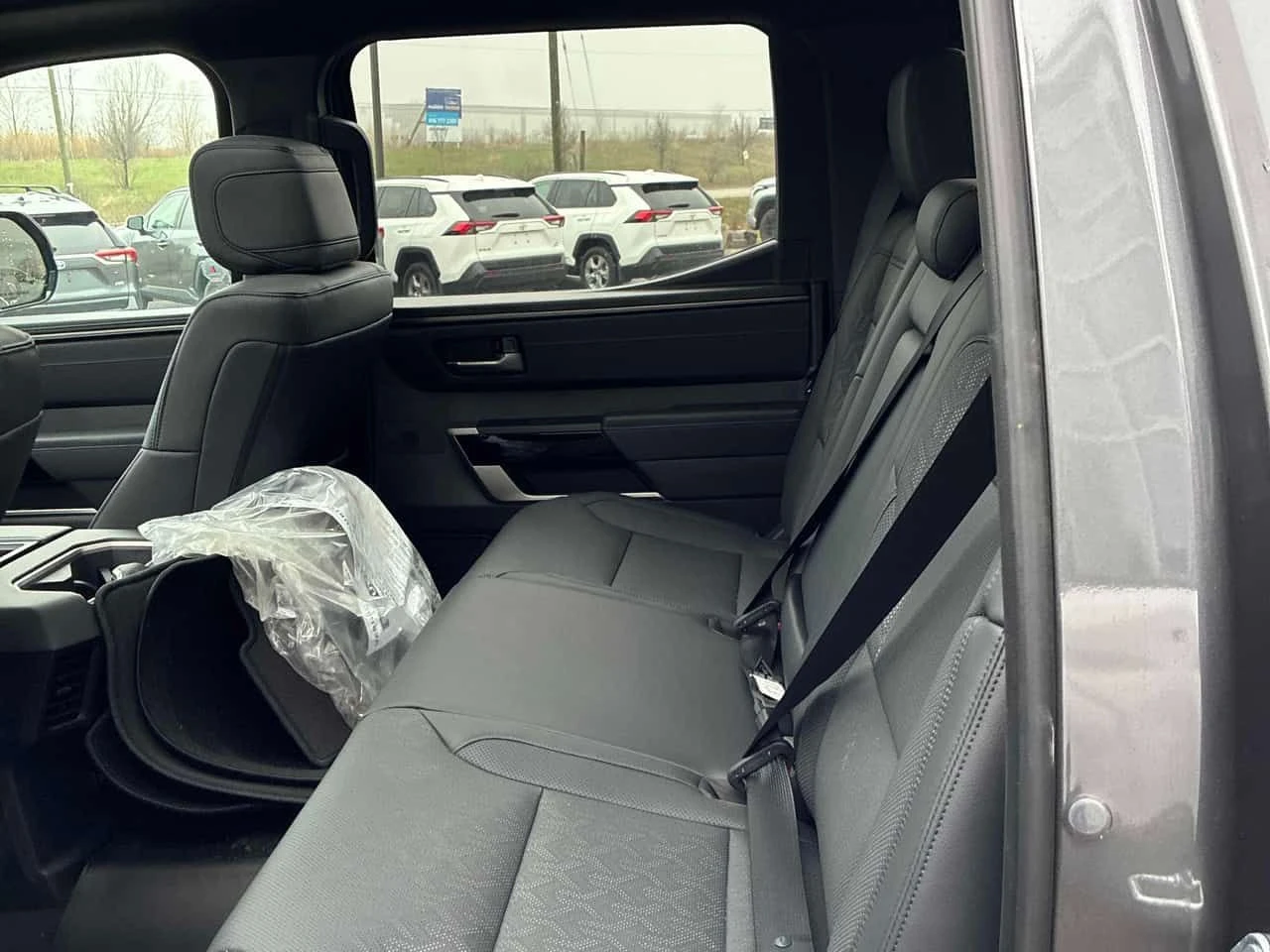 Toyota Tundra * 4x4 Crewmax Limited Hybrid* АВТОКРЕДИТ* , снимка 11 - Автомобили и джипове - 54953086