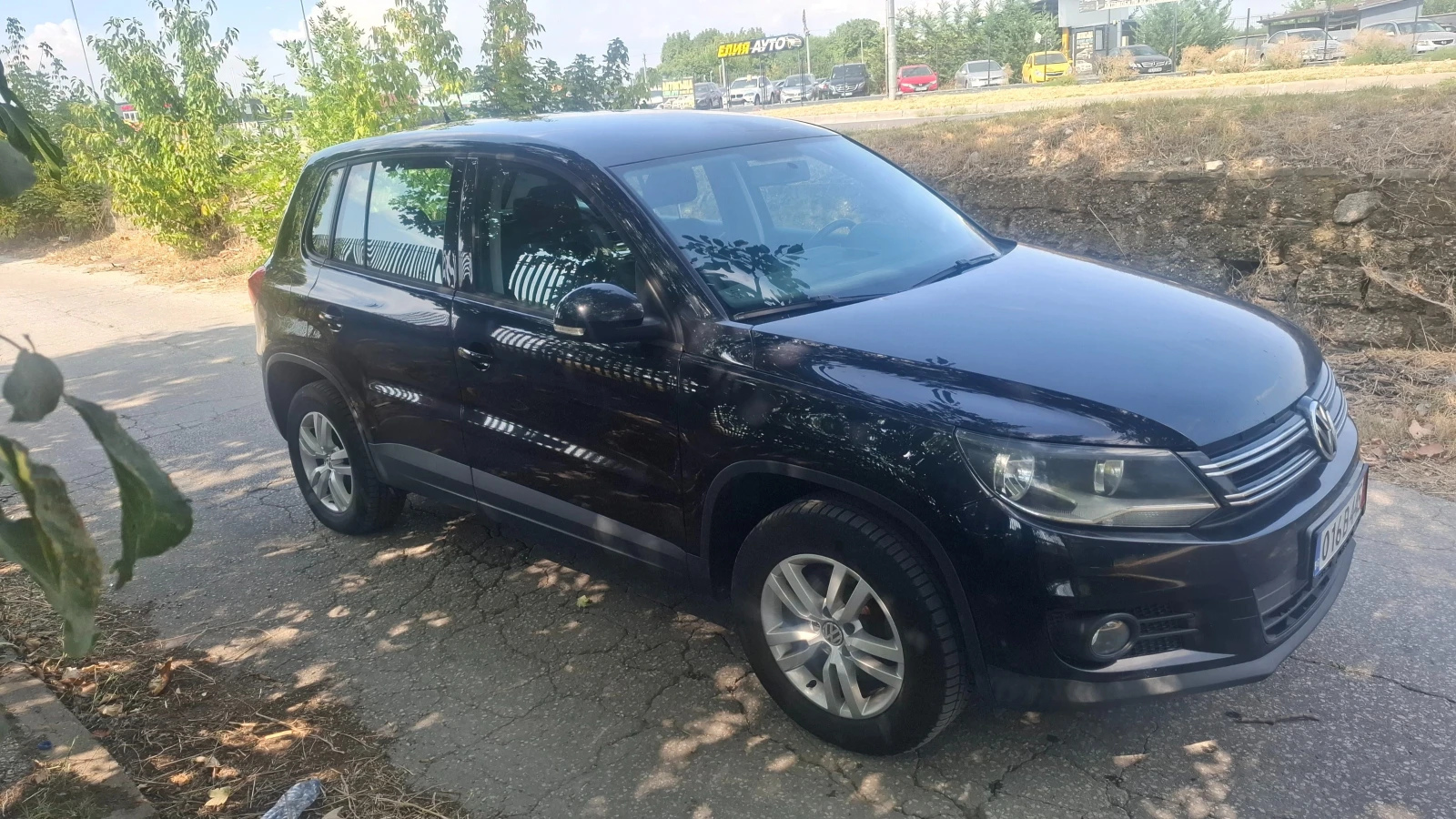 VW Tiguan 2.0 TDI, снимка 3 - Автомобили и джипове - 55854190