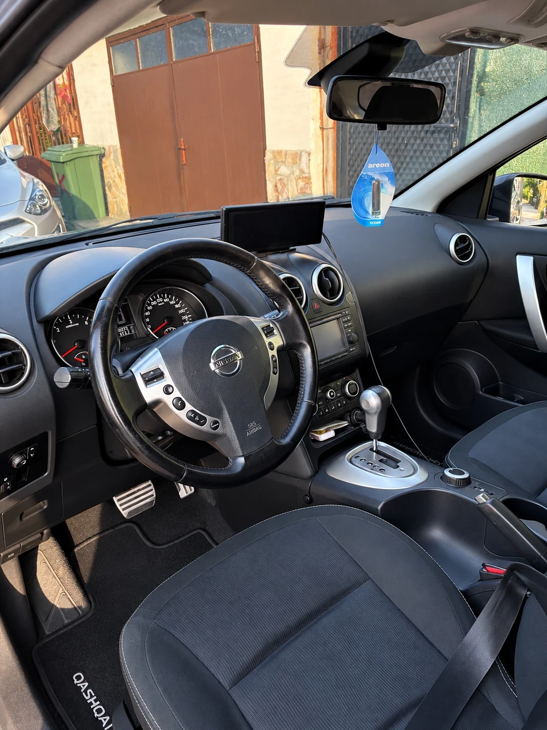 Nissan Qashqai 2.0 dCi (150 к.с.) 4x4 Automatic, снимка 5 - Автомобили и джипове - 55978574