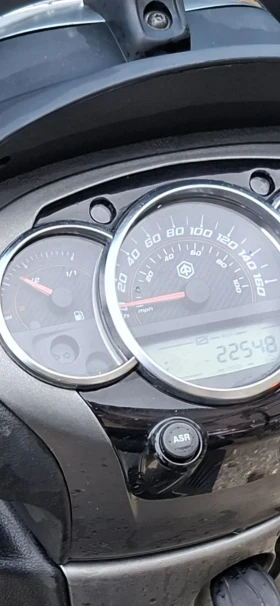 Piaggio Beverly 300ie ABS ASR 22000 реални уникат | Auto.bg — изображение 14