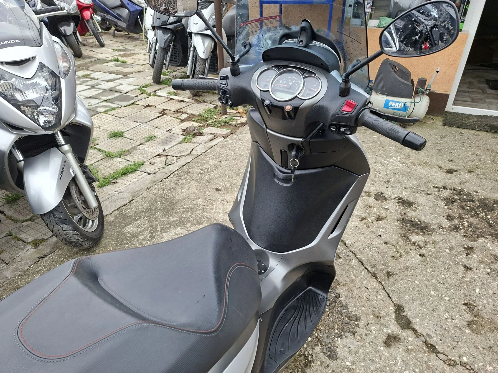 Piaggio Beverly 300ie ABS ASR 22000 реални уникат, снимка 13 - Мотоциклети и мототехника - 53902660