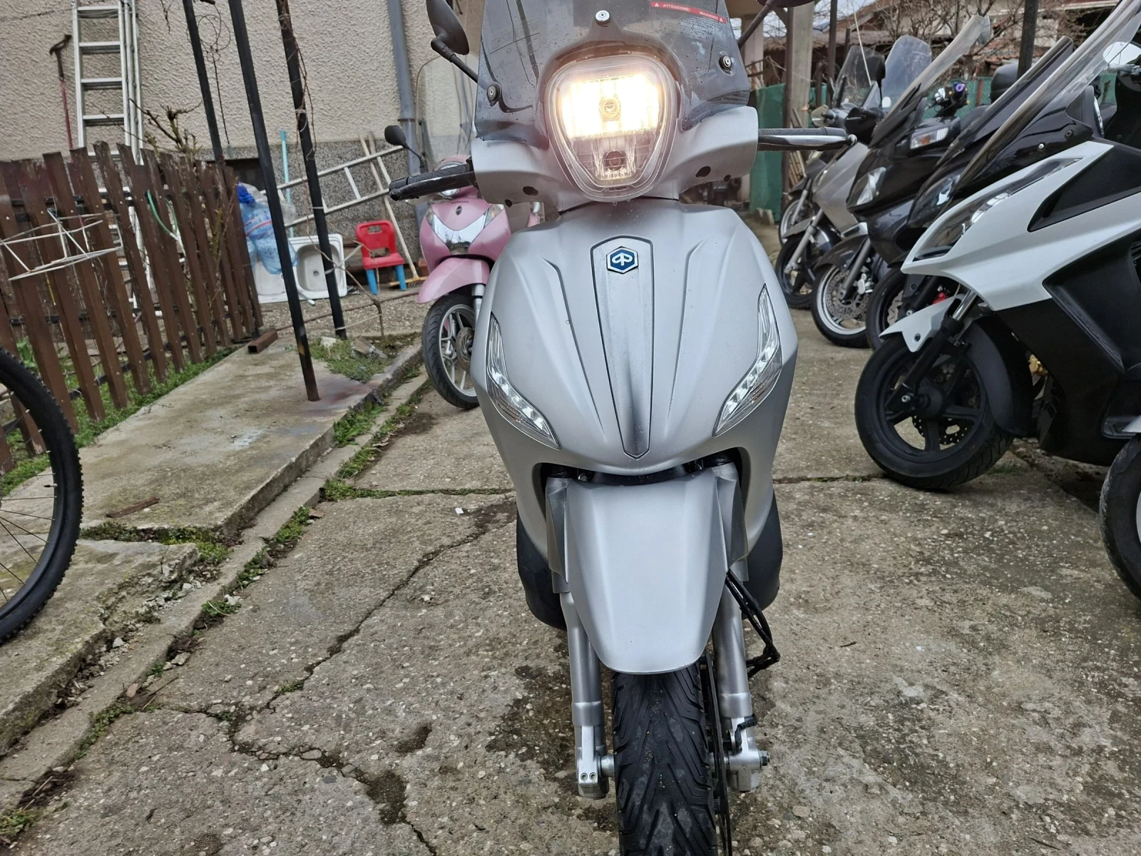 Piaggio Beverly 300ie ABS ASR 22000 реални уникат, снимка 3 - Мотоциклети и мототехника - 53902660