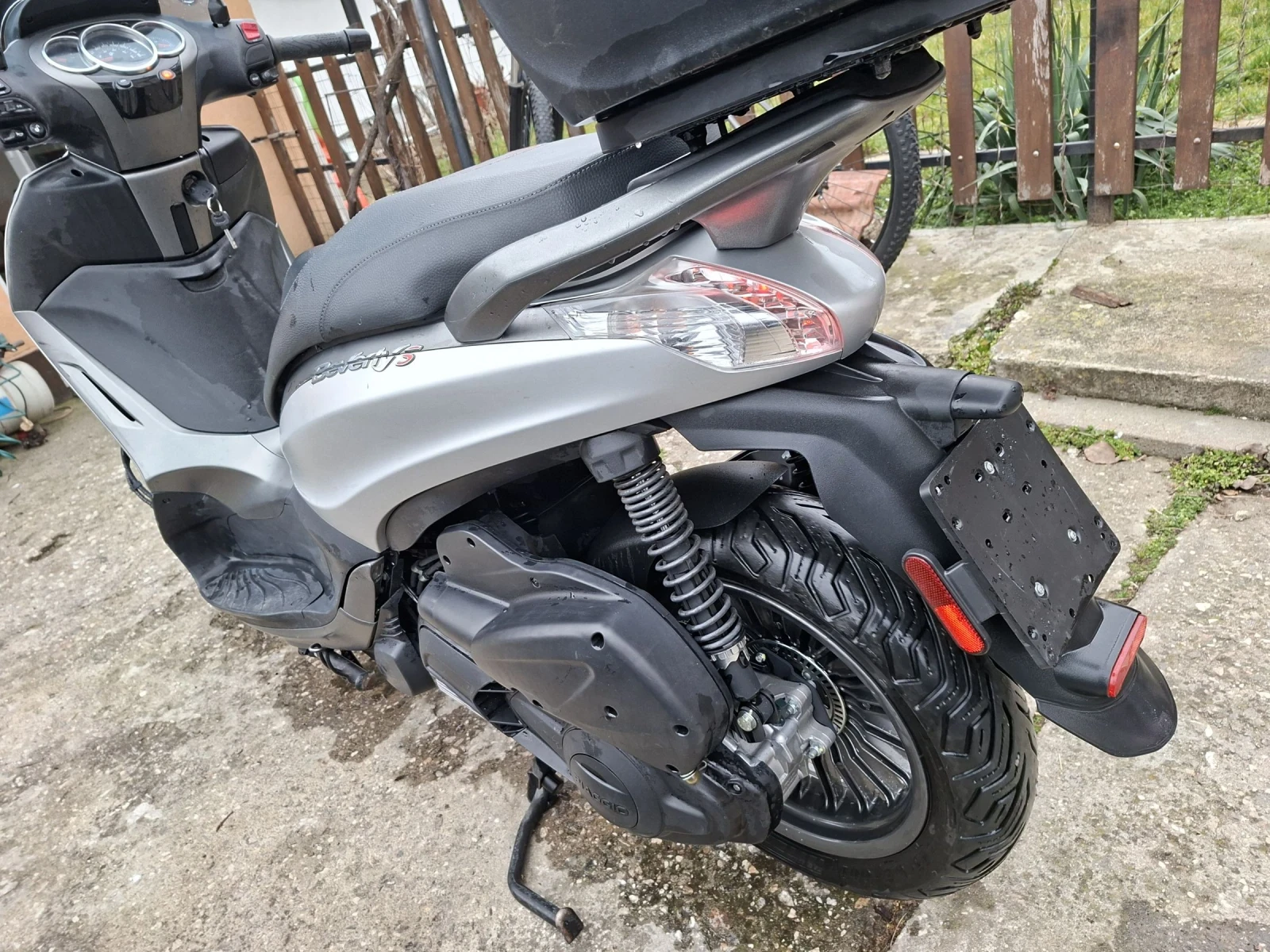 Piaggio Beverly 300ie ABS ASR 22000 реални уникат, снимка 7 - Мотоциклети и мототехника - 53902660