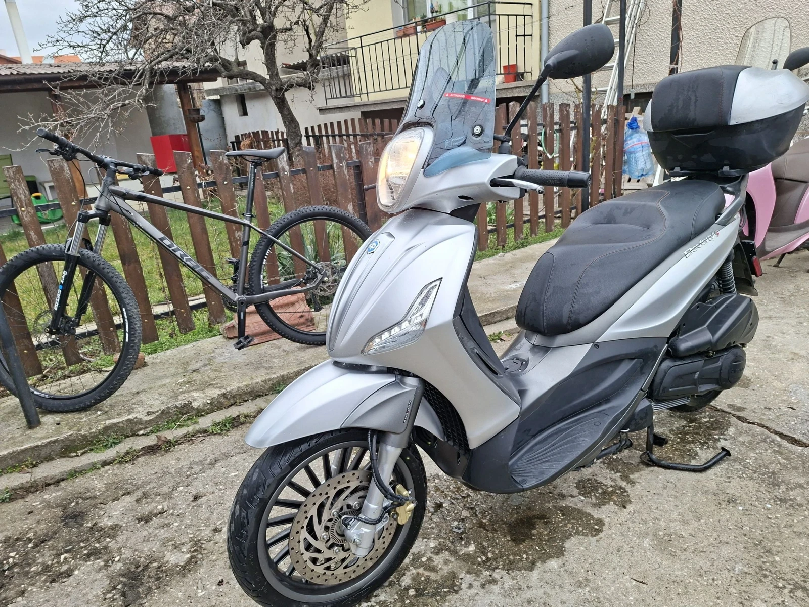 Piaggio Beverly 300ie ABS ASR 22000 реални уникат, снимка 2 - Мотоциклети и мототехника - 53902660
