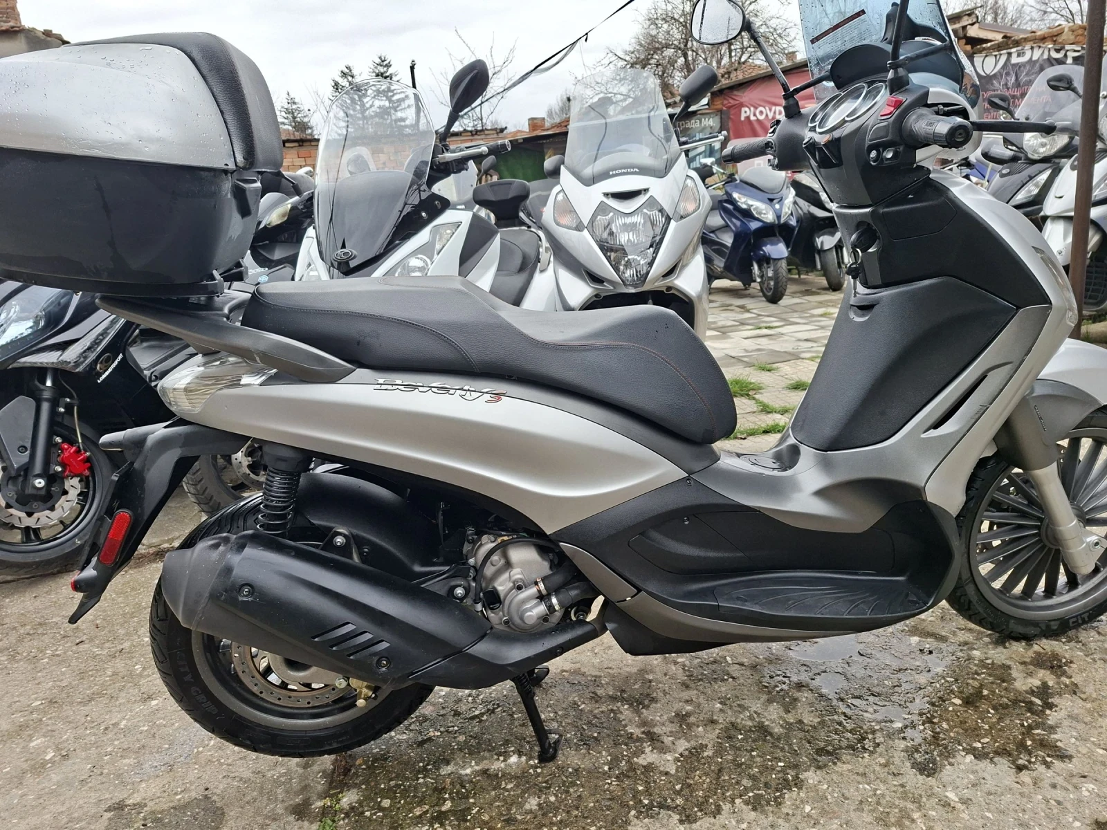 Piaggio Beverly 300ie ABS ASR 22000 реални уникат, снимка 12 - Мотоциклети и мототехника - 53902660