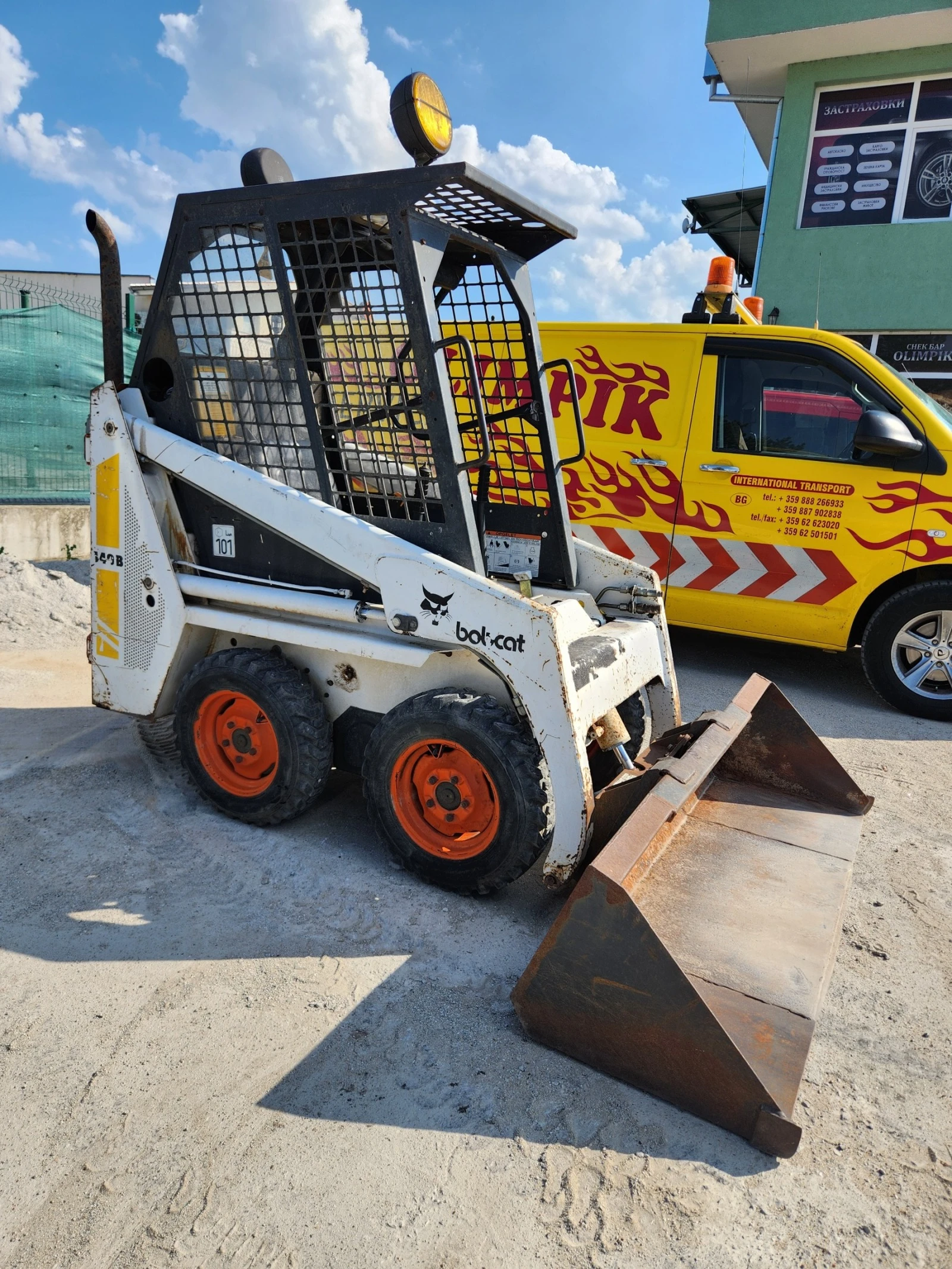 Мини челни товарачи Bobcat 140, снимка 1