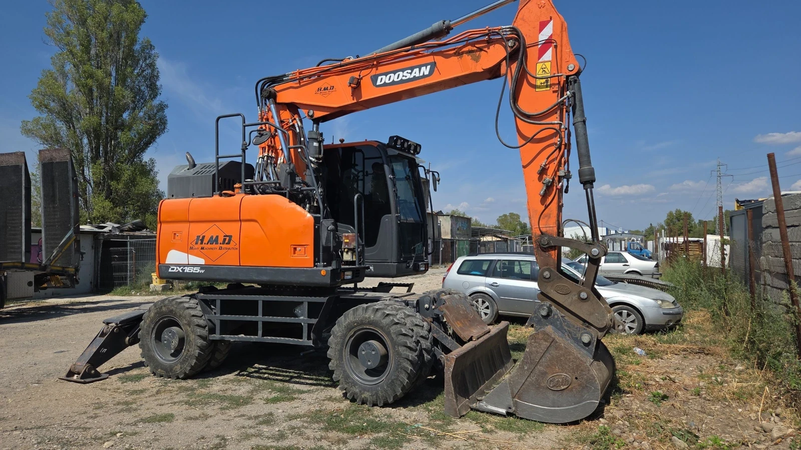 Багер DOOSAN 165w, снимка 3 - Индустриална техника - 54019111