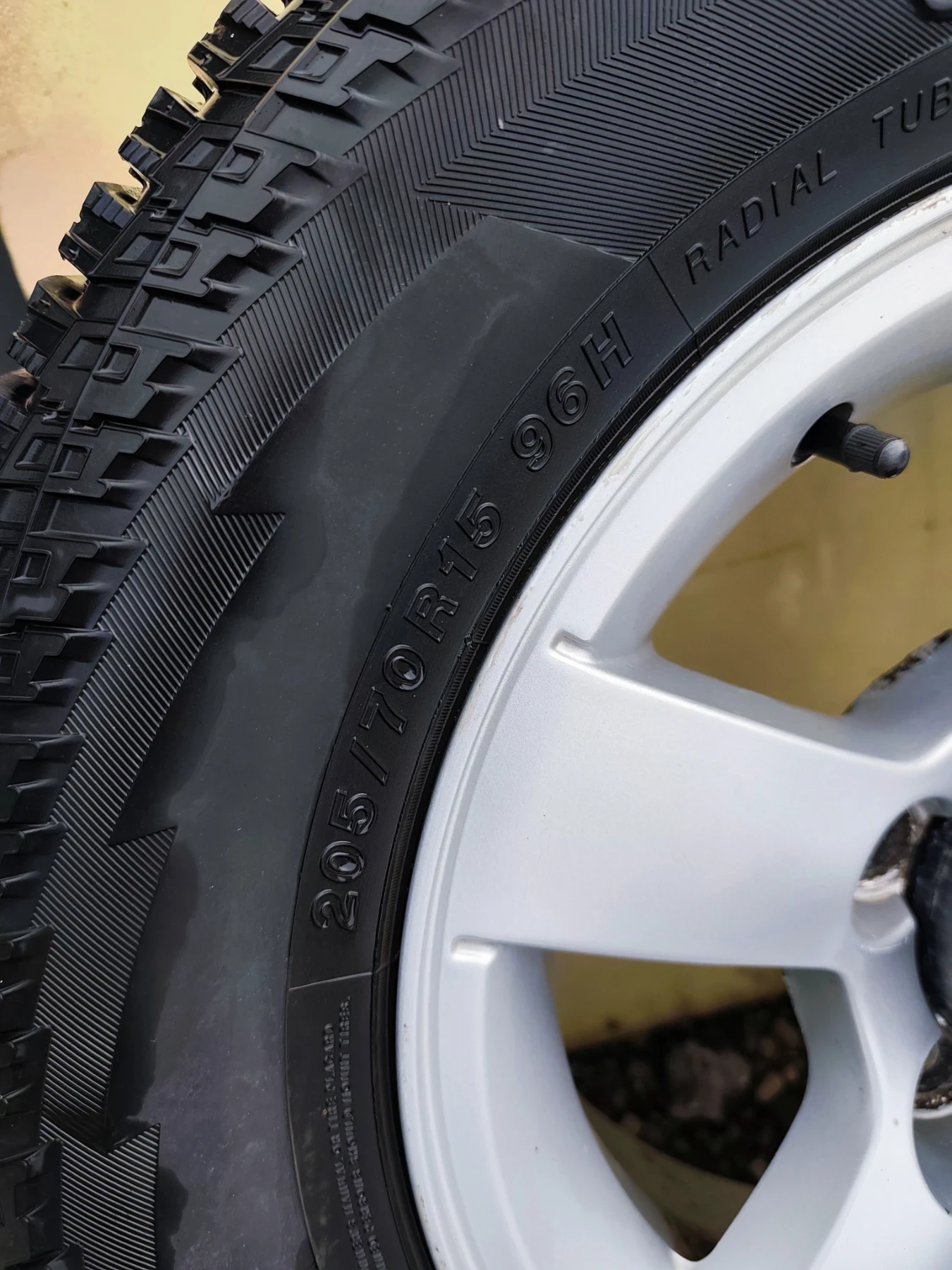    205/70R15  Suzuki Jimny | Mobile.bg   6