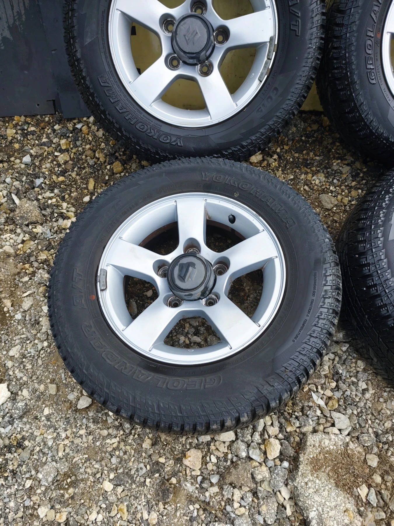    205/70R15  Suzuki Jimny | Mobile.bg   4