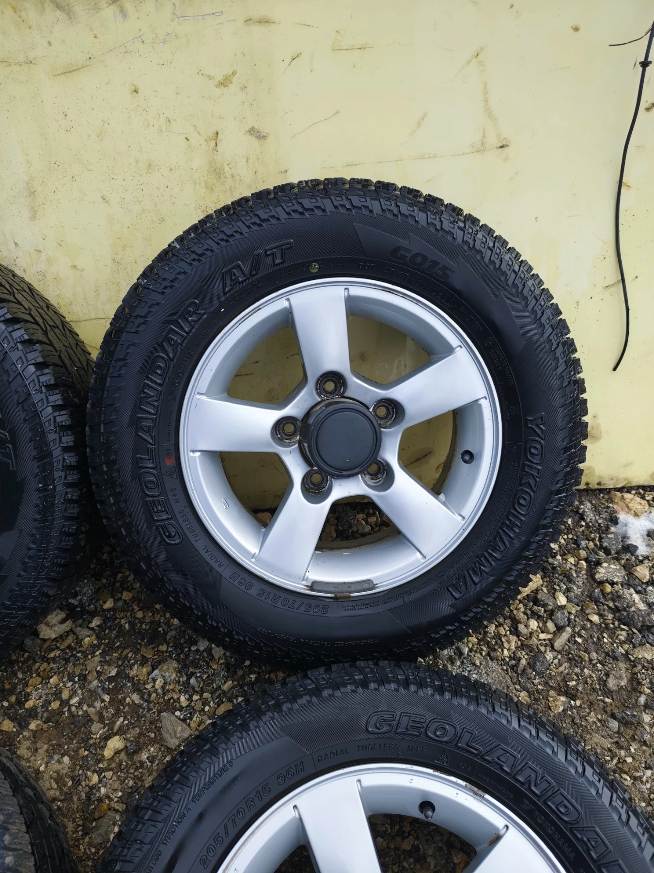    205/70R15  Suzuki Jimny | Mobile.bg   3