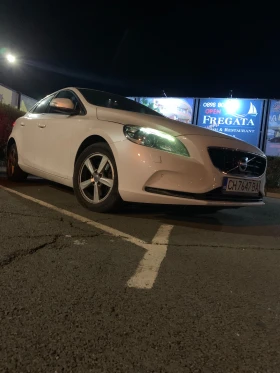 Volvo V40 2.0D 120к.с БЯЛА ПЕРЛА, снимка 2