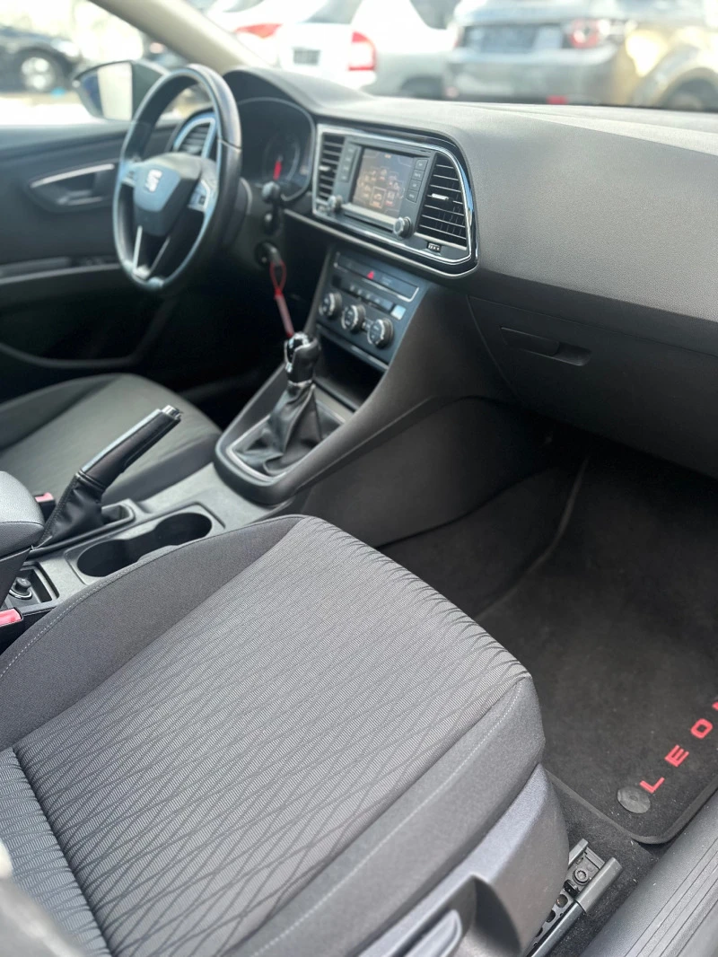 Seat Leon ST, 1.6TDI 105ps, СОБСТВЕН ЛИЗИНГ/БАРТЕР, снимка 7 - Автомобили и джипове - 43233923