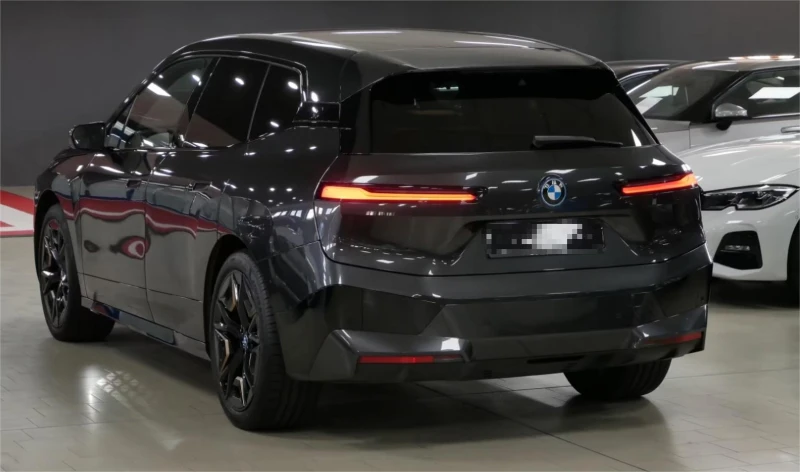 BMW iX, снимка 2 - Автомобили и джипове - 50501913