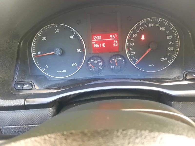 VW Golf 1.9 TDI 105 Hp Климатик Уникален, снимка 15 - Автомобили и джипове - 48052197