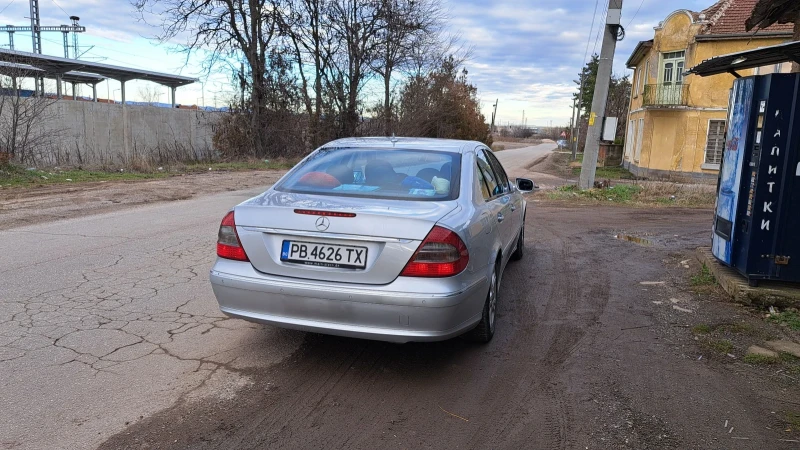 Mercedes-Benz E 200 Kompressor, снимка 9 - Автомобили и джипове - 48548455