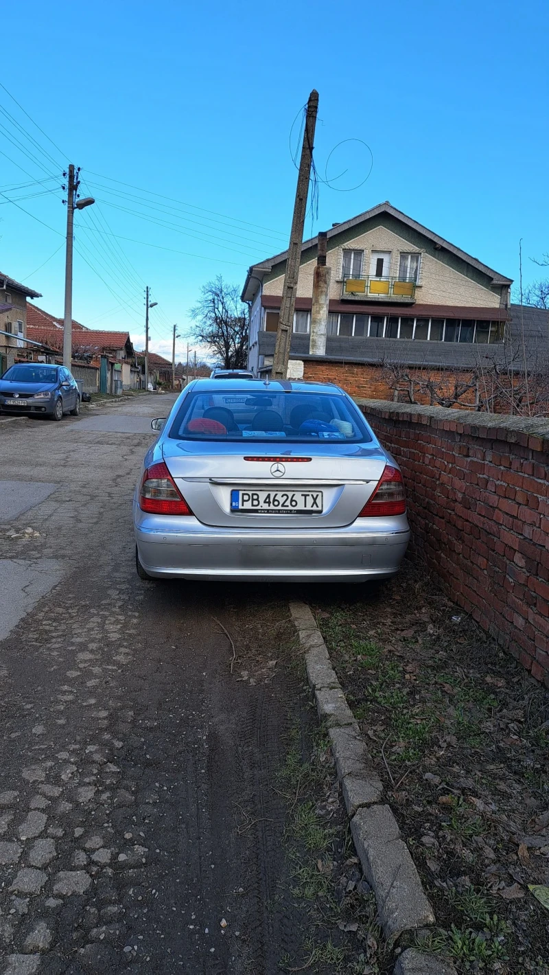 Mercedes-Benz E 200 Kompressor, снимка 12 - Автомобили и джипове - 48548455