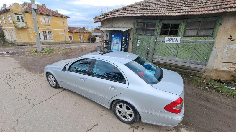 Mercedes-Benz E 200 Kompressor, снимка 8 - Автомобили и джипове - 48548455