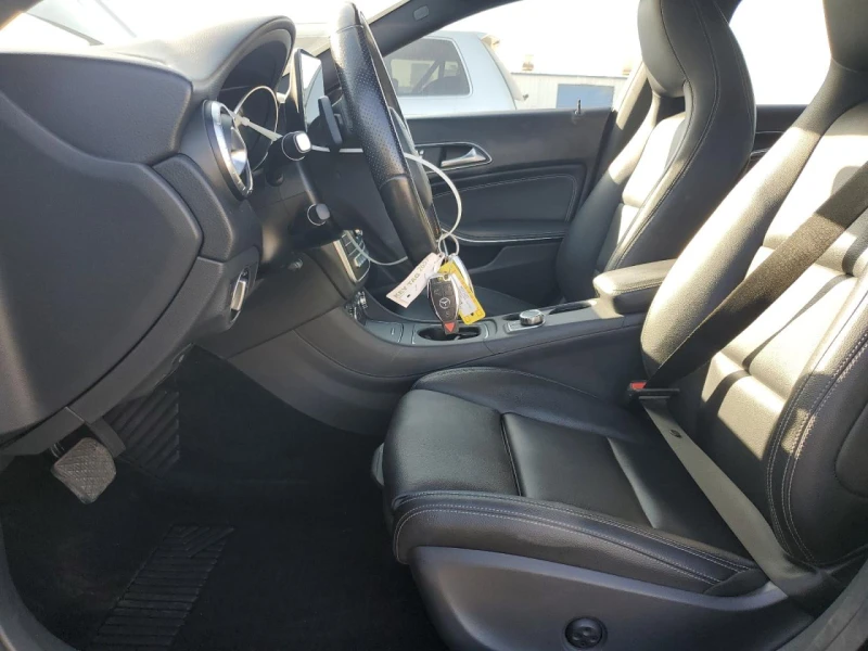 Mercedes-Benz CLA 250 2l, снимка 7 - Автомобили и джипове - 53324145