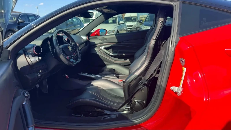 Ferrari F8 Tributo 3.9 V8, снимка 8 - Автомобили и джипове - 53559263