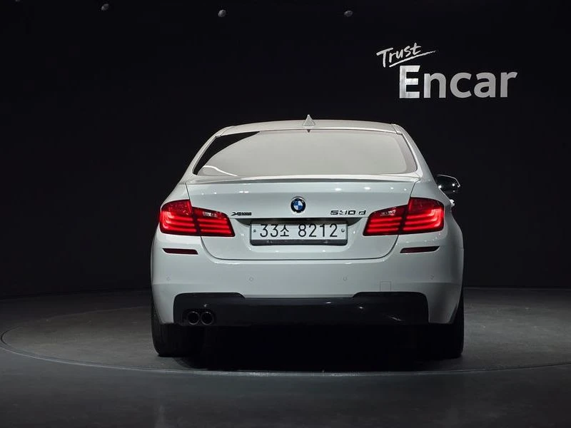 BMW 530 530d xDrive M Aero Dynamic| 258к.с.| ВКЛ.ТЕХНОТЕСТ, снимка 4 - Автомобили и джипове - 55608219