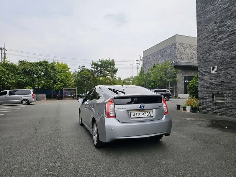 Toyota Prius  1.8 M, снимка 4 - Автомобили и джипове - 56653660