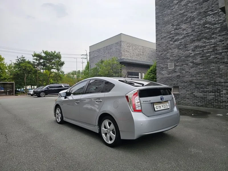 Toyota Prius  1.8 M, снимка 3 - Автомобили и джипове - 56653660