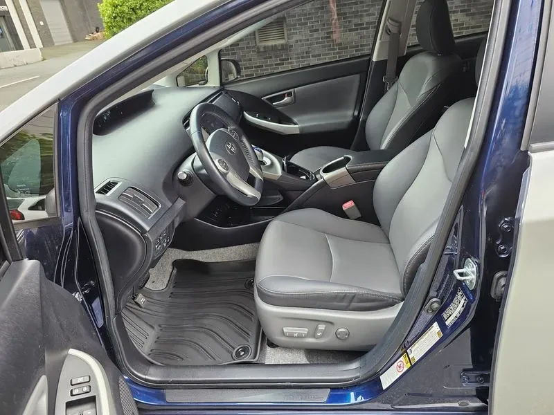 Toyota Prius  1.8 M, снимка 11 - Автомобили и джипове - 56653660