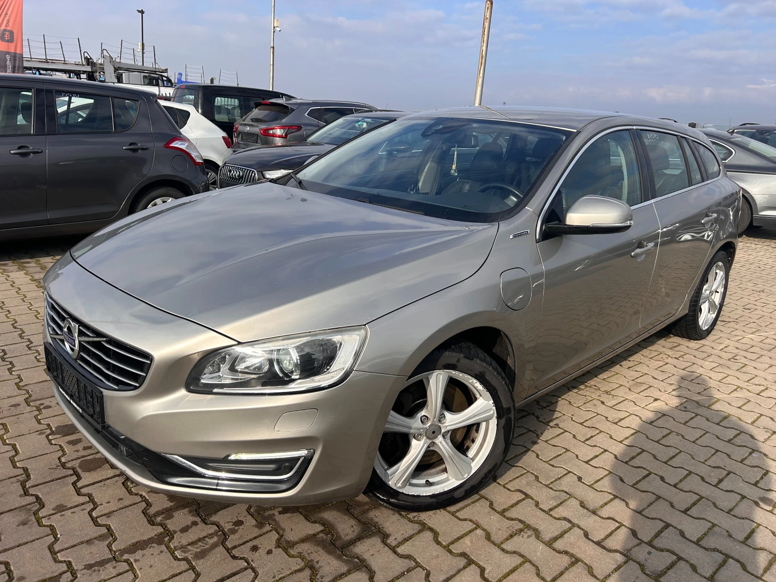Volvo V60 2.4D6 PLUG-IN-HYBRID AWD AVTOMAT/KOJA EURO 6, снимка 1