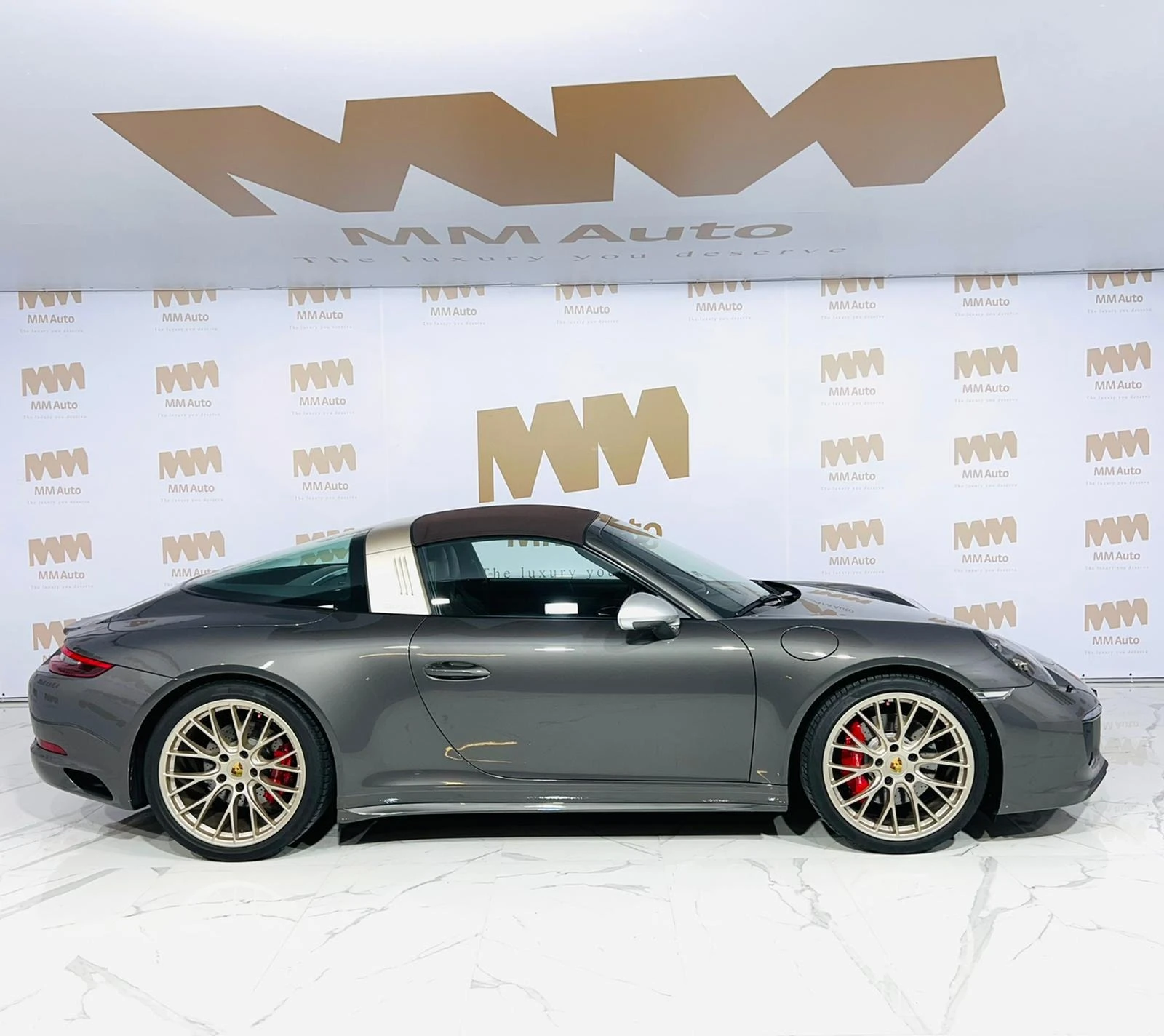 Porsche 911 Targa 4 GTS Exclusive Manufaktur Edition - изображение 3