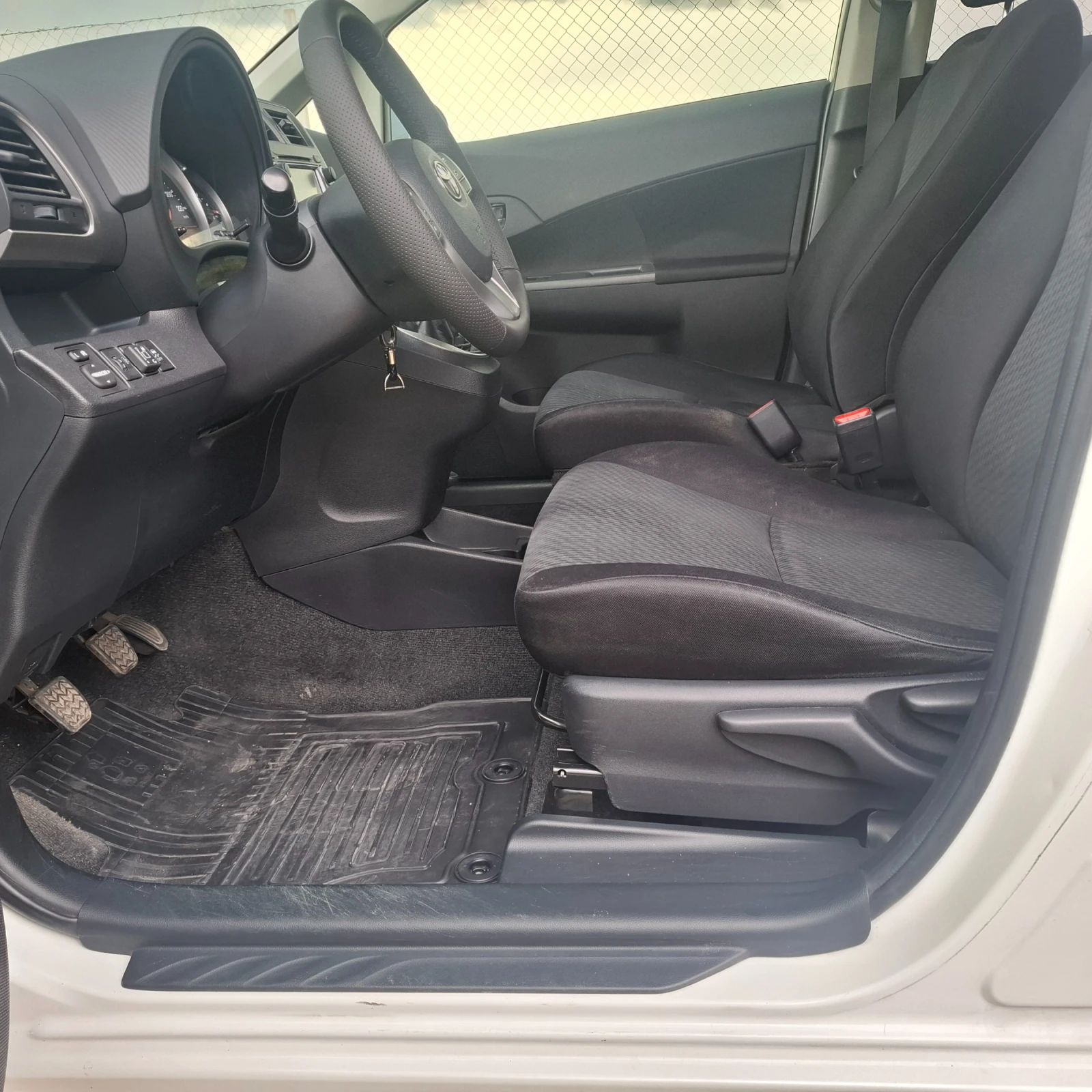 Toyota Verso ГАЗ Стъклен таван - изображение 9
