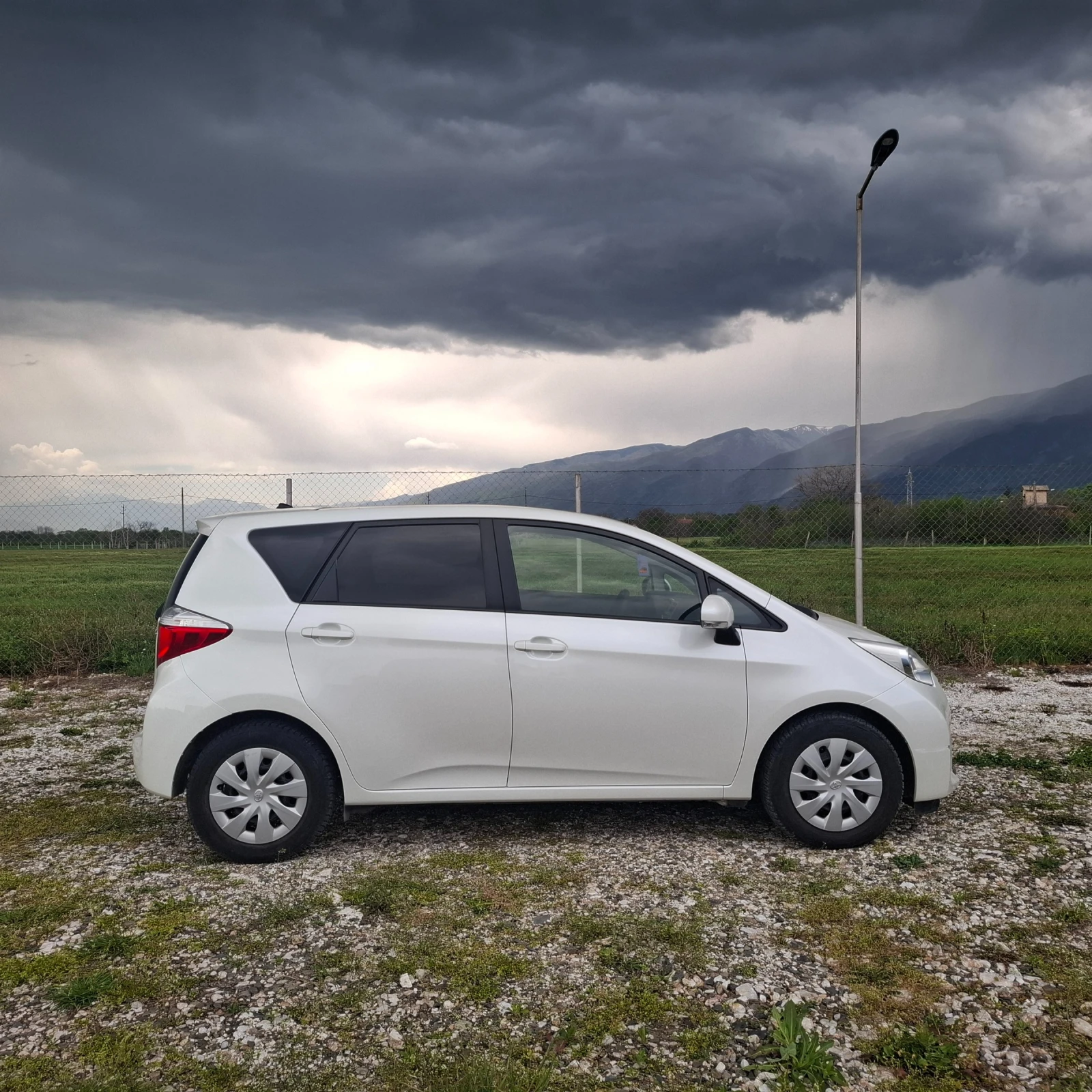 Toyota Verso ГАЗ Стъклен таван - изображение 4