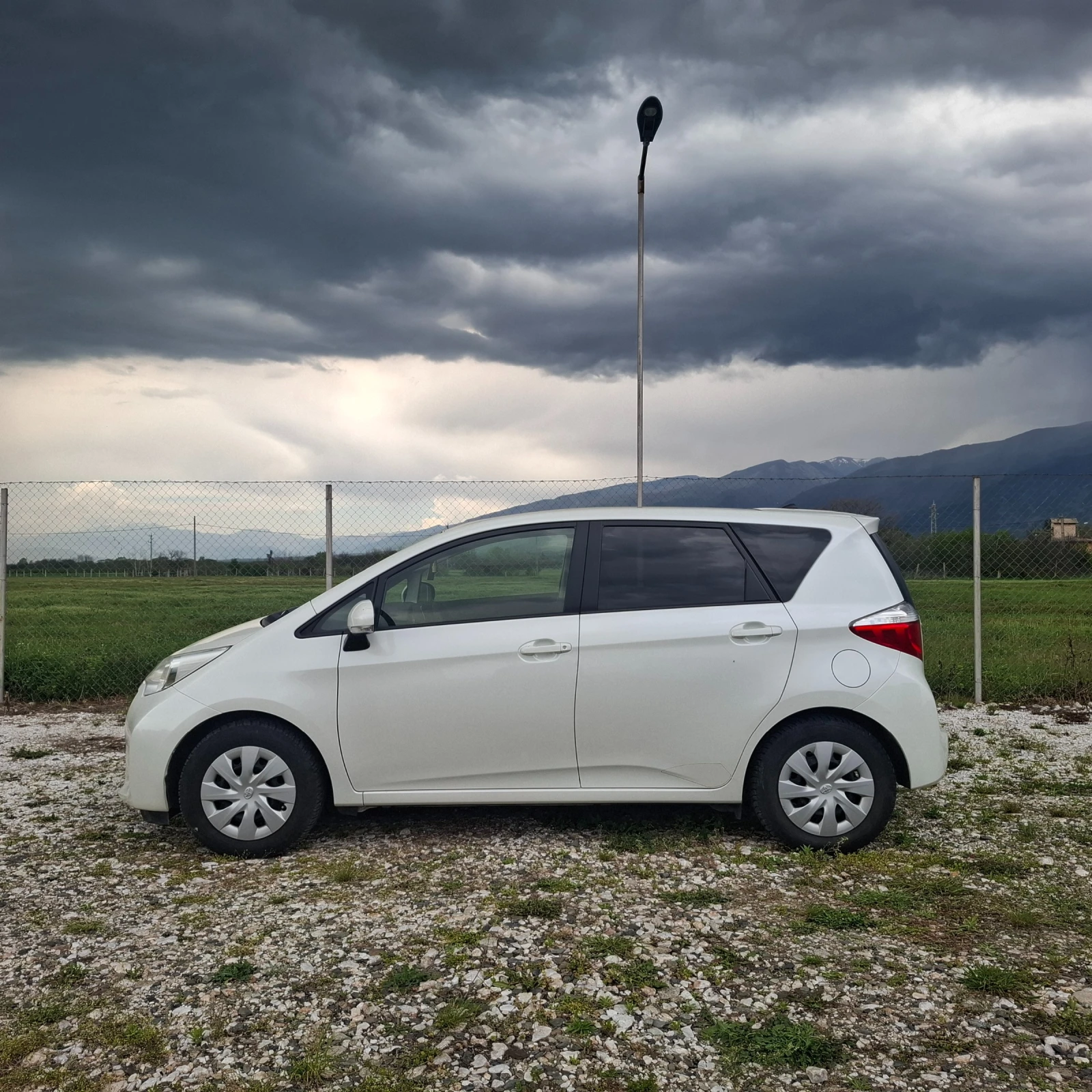 Toyota Verso ГАЗ Стъклен таван - изображение 8