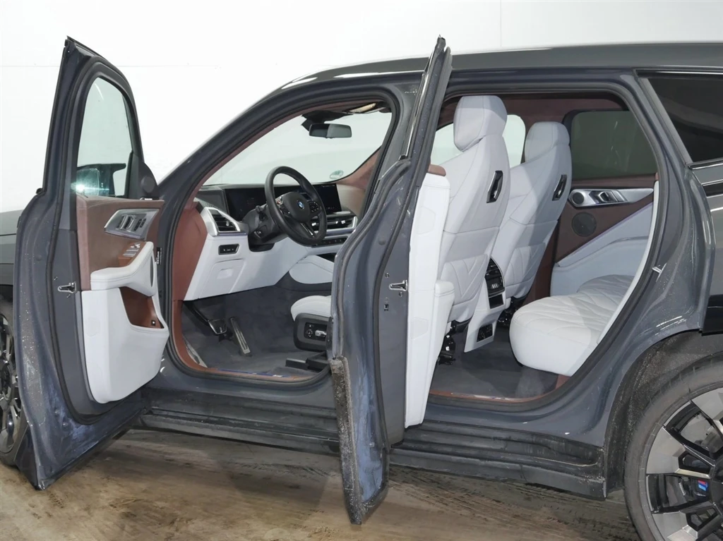 BMW XM  - изображение 8