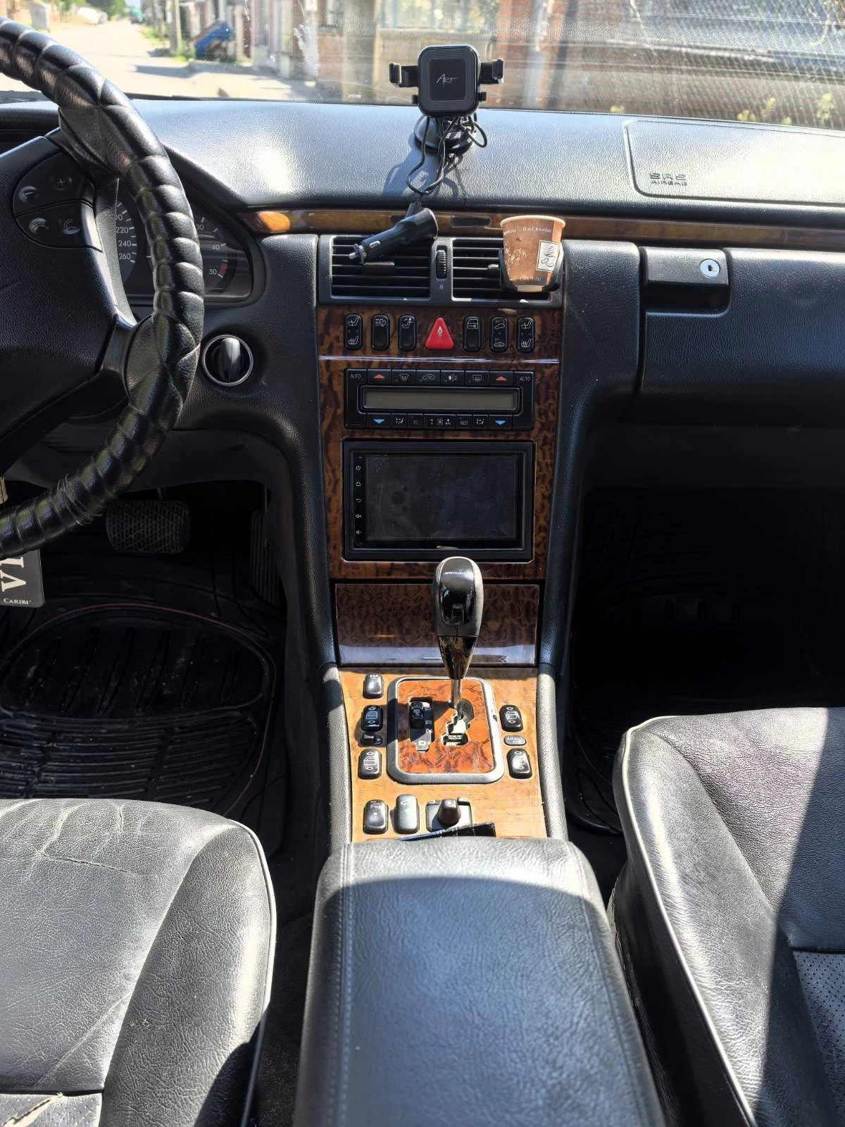 Mercedes-Benz E 320  - изображение 2