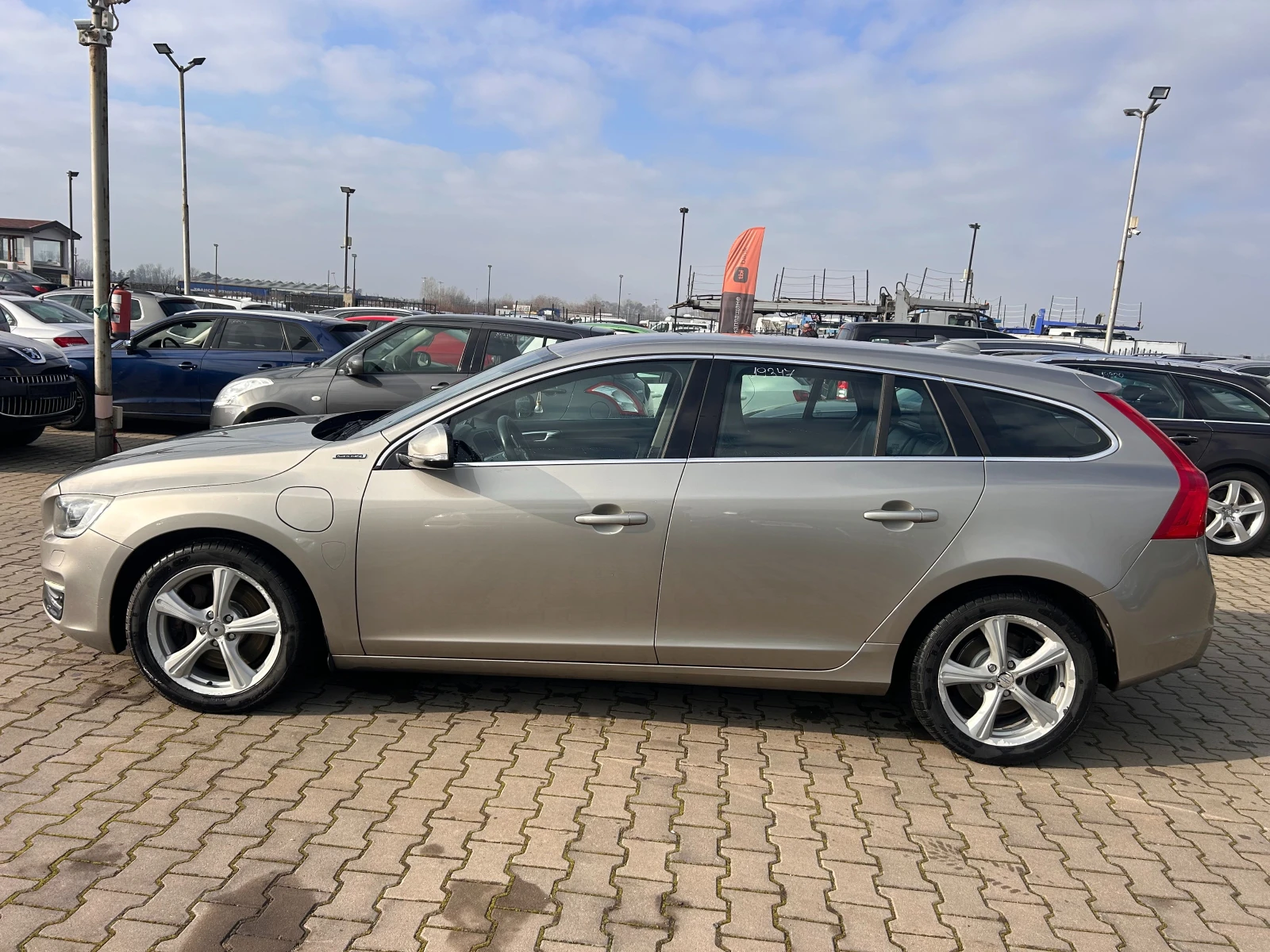 Volvo V60 2.4D6 PLUG-IN-HYBRID AWD AVTOMAT/KOJA EURO 6 | Mobile.bg � ����������� 9