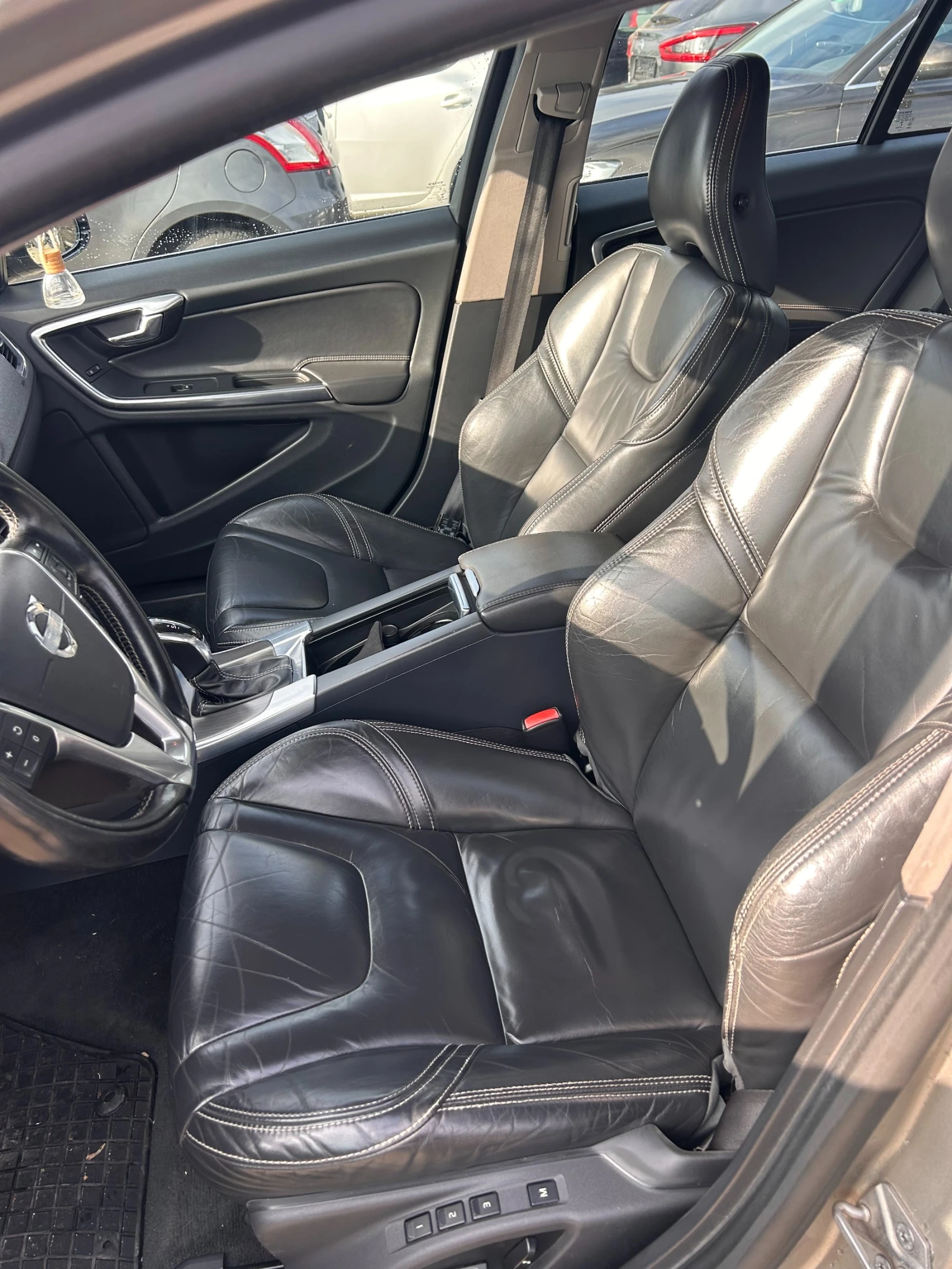 Volvo V60 2.4D6 PLUG-IN-HYBRID AWD AVTOMAT/KOJA EURO 6 | Mobile.bg � ����������� 13