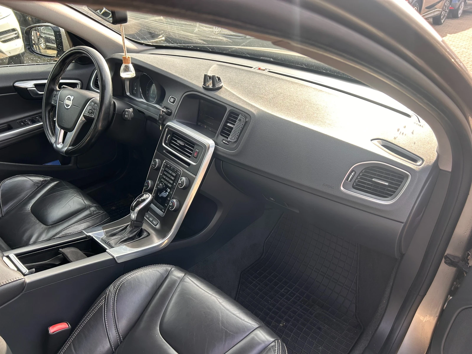 Volvo V60 2.4D6 PLUG-IN-HYBRID AWD AVTOMAT/KOJA EURO 6 | Mobile.bg � ����������� 12