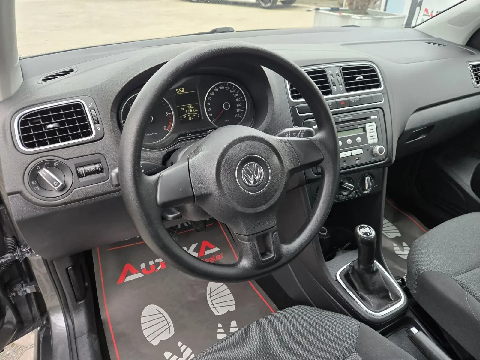 VW Polo 1.2TDI-75кс= КЛИМАТИК= COMFORTLINE - изображение 8